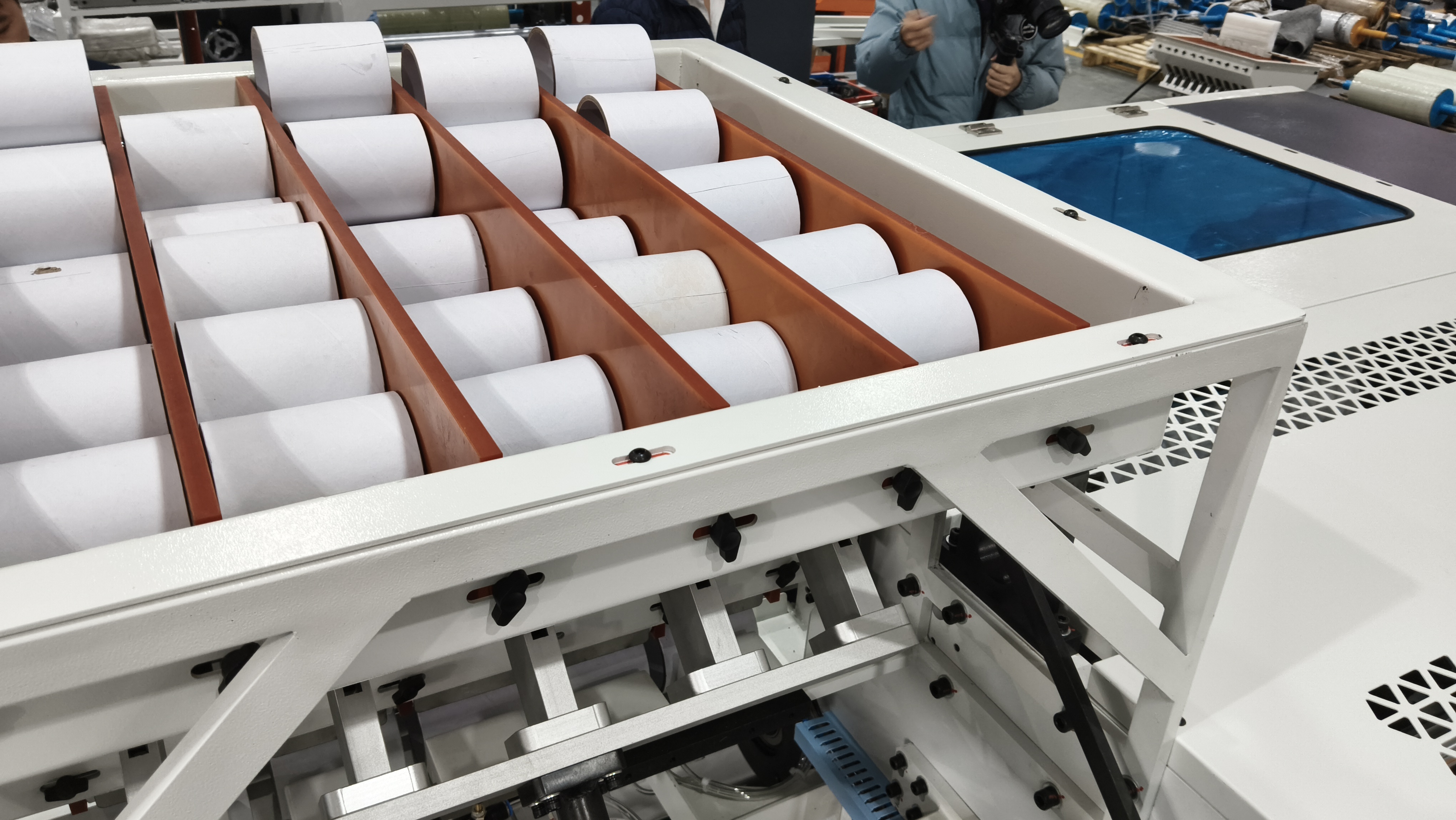 Stretch film coreless slitting machine manufacturer Stretch film coreless slitting machine manufacturer