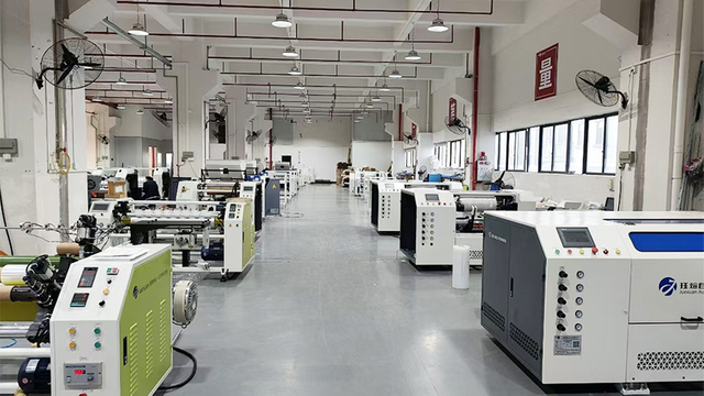 Winding film coreless slitting machine manufacturer