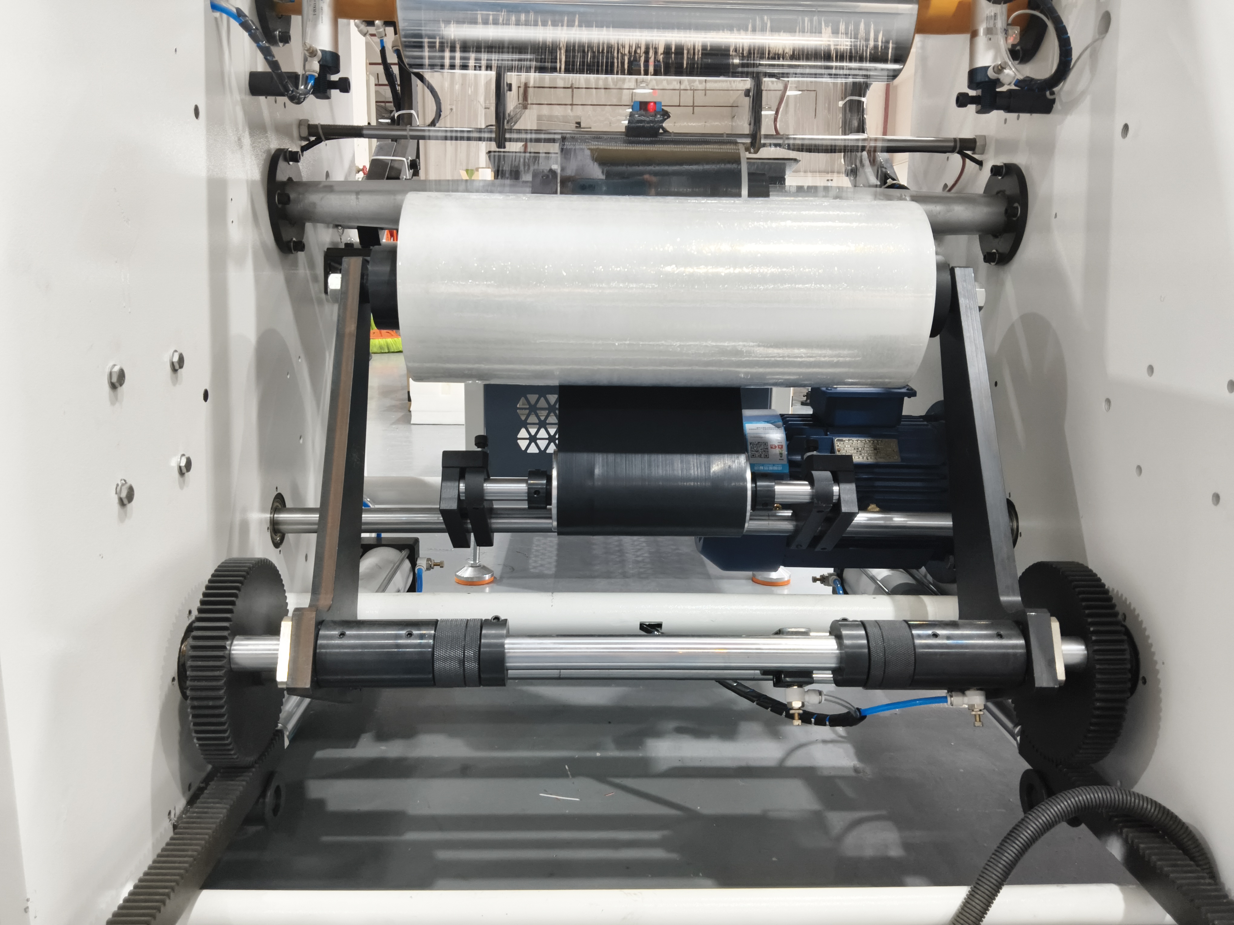 Fully automatic stretch winding film coreless rewinding machine manufacturer